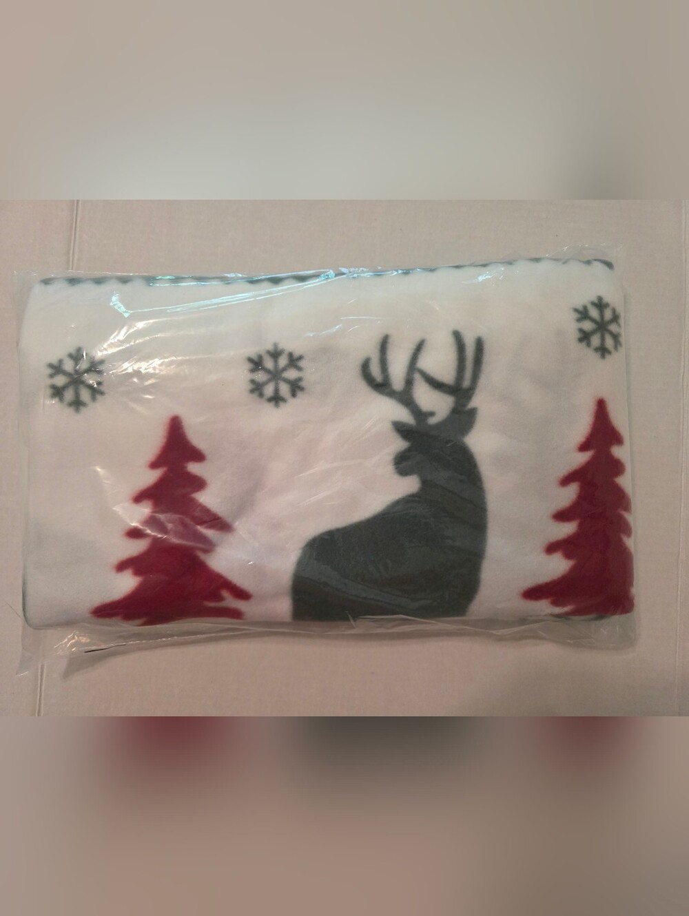 Collections Etc Wearable Cuddle Wrap Blanket NWT Soft Fleece Retail$32 - Picture 3 of 3